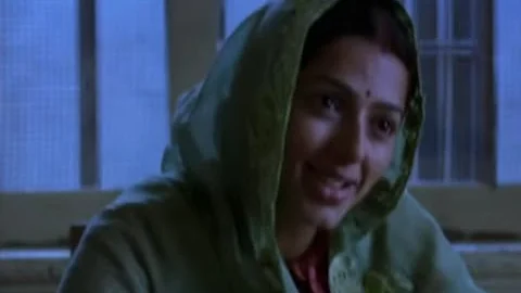 Bhumika Chawla comes to meet Akshaye Khanna - Gand...