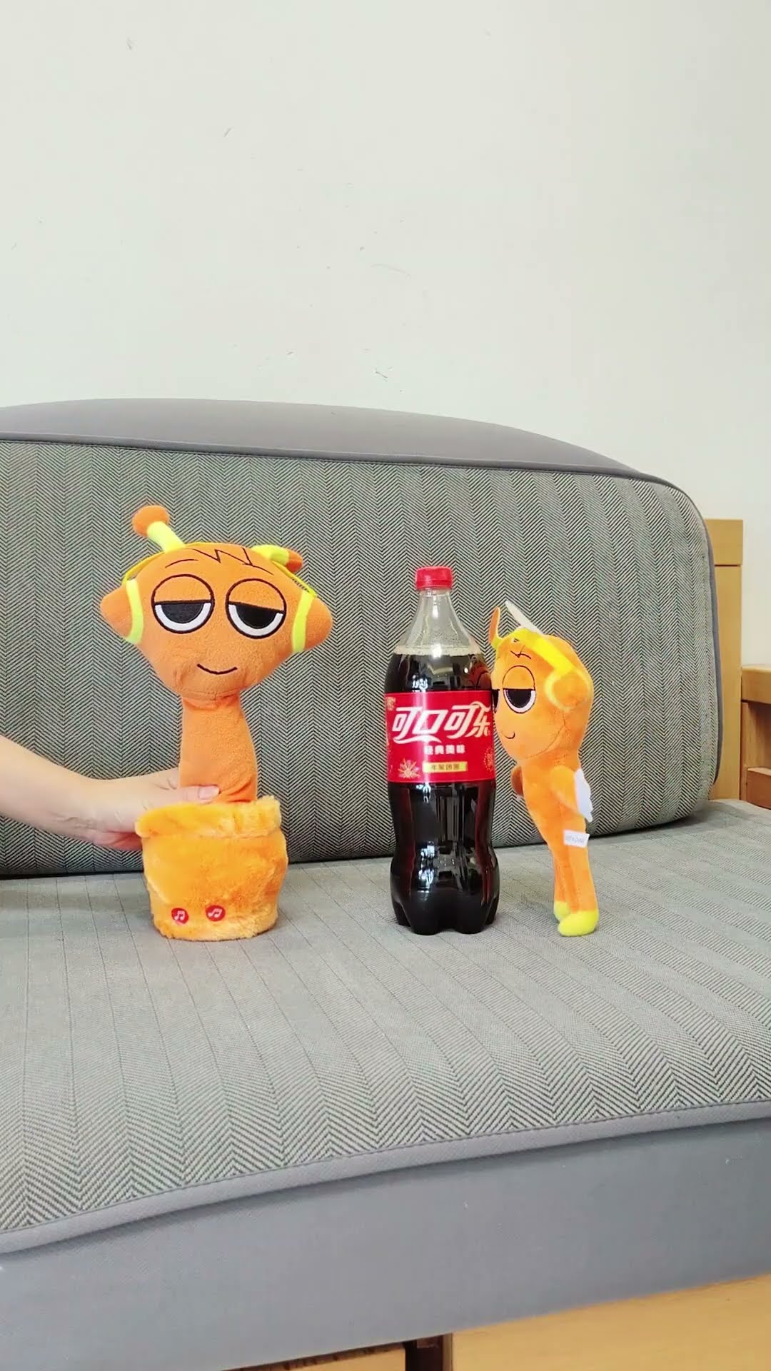 oren loves giant coca