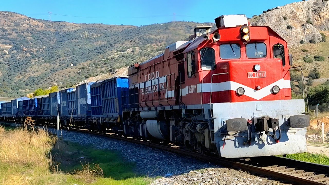 TCDD 22 BİNLİK RAMPADA YERİ GÖĞÜ SALLIYOR! DE 22011