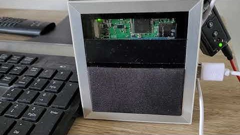 Raspberrypi zero W with built in lithium battery and picoreplayer software .