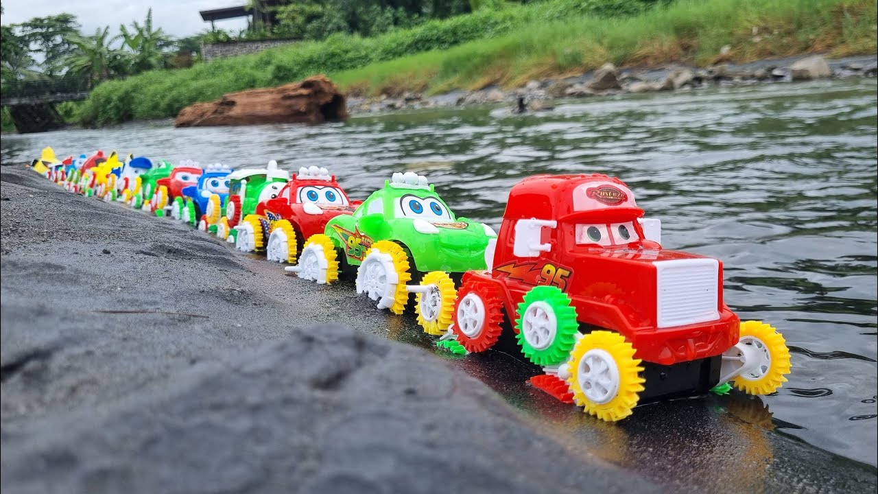 Mobil Mobilan Run Race, Thomas, Tayo, Mobil Polisi, Mobil Balap Antik McQueen vs Max Truck