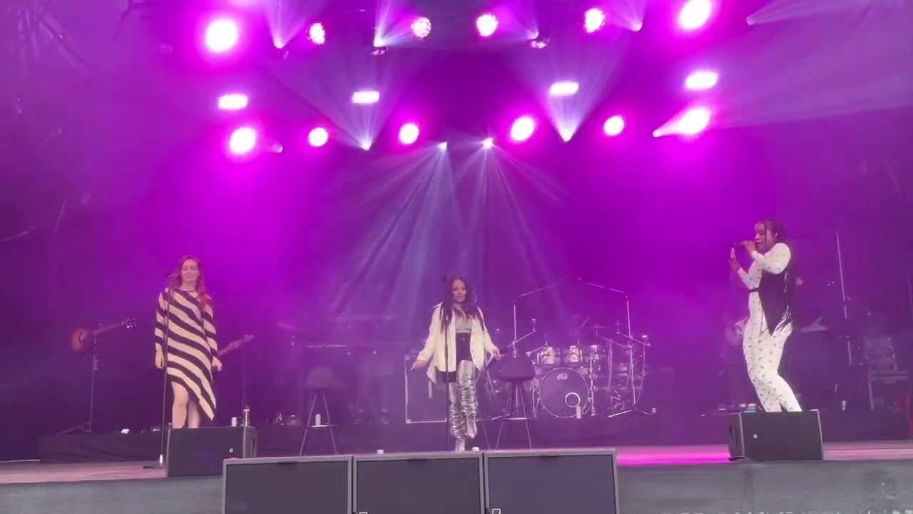 Sugababes - Round Round - York Races