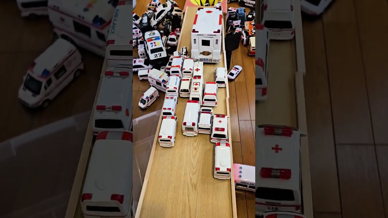 Go Go Ambulance minicar toys #救急車 #minicar