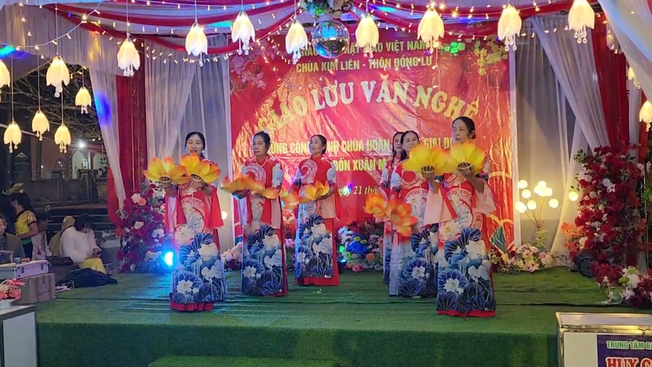 Giao lưu văn hóa văn nghệ  xóm tiến đoàn tại  chùa đồng lư 