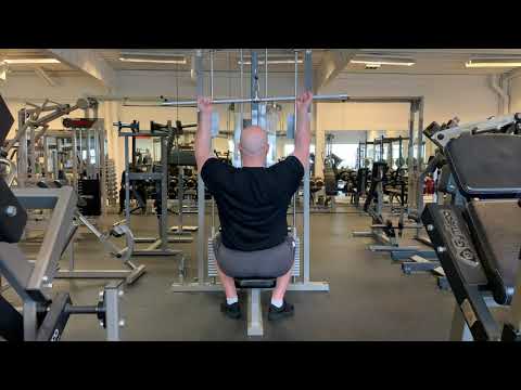 Lat Pulldown With Supinated Grip: Demonstration