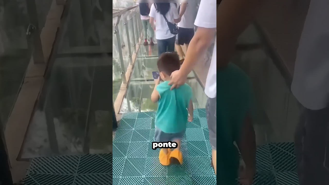 Te atreverías a cruzar este puente de cristal?