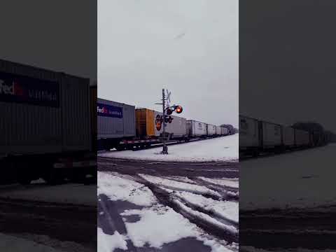 Trains in the winter snow. Awesome high speed BNSF Z trains running through Chillicothe IL🚂 1/9/24