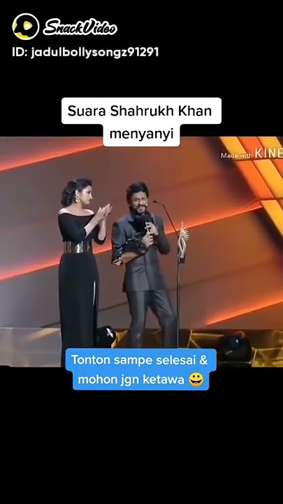 Shahrukh Khan nyanyi