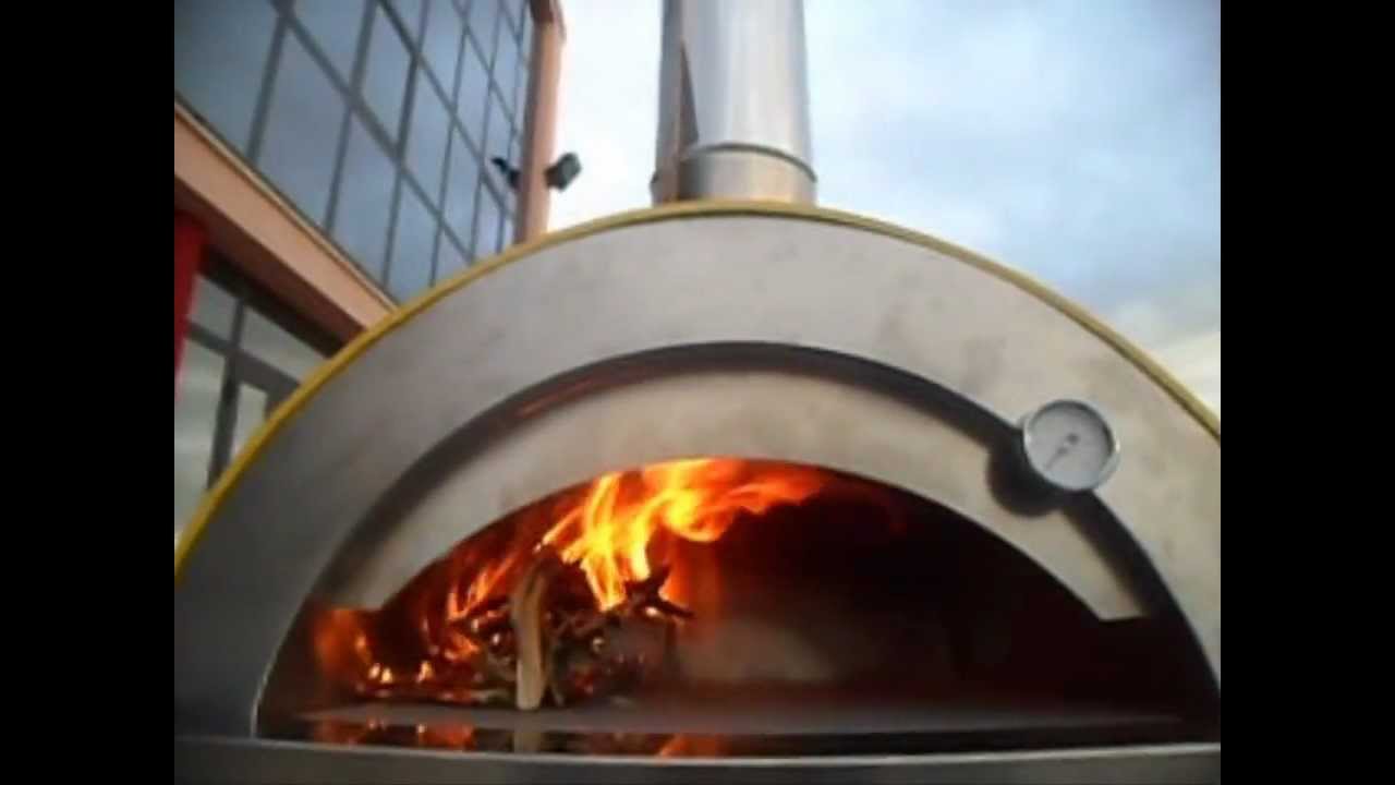 Forno DELLA NONNA ALLEGRO accensione e cottura pizze  www.fornilegnasicilia.com - YouTube