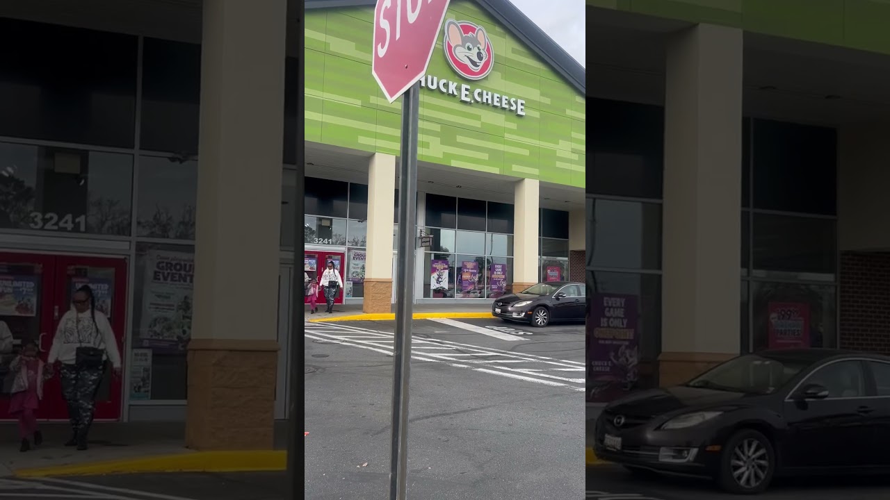 Chuck E. Cheese building