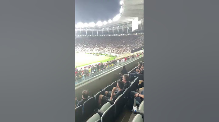 Torcida do Flamengo CALADA ouvindo a torcida do Vasco cantar no Maracanã