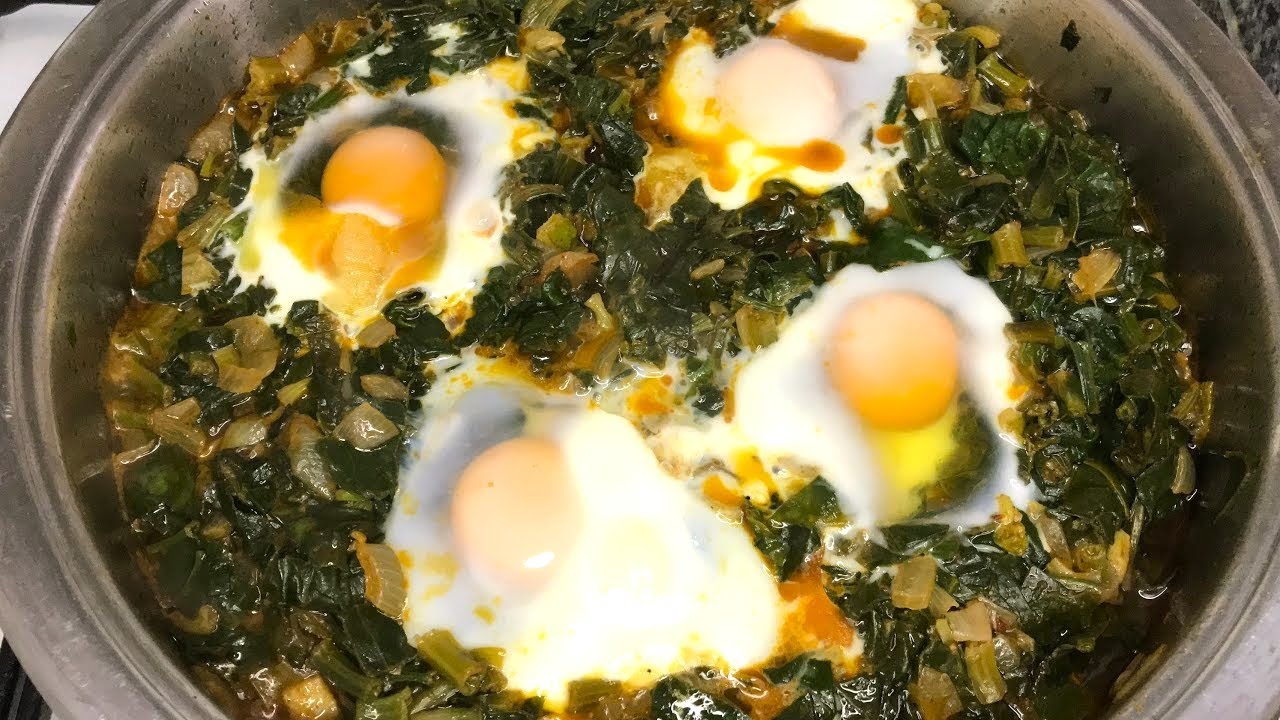 Roasted spinach with eggs recipe - How to make eggs with spinach for breakfast - Spinach recipes
