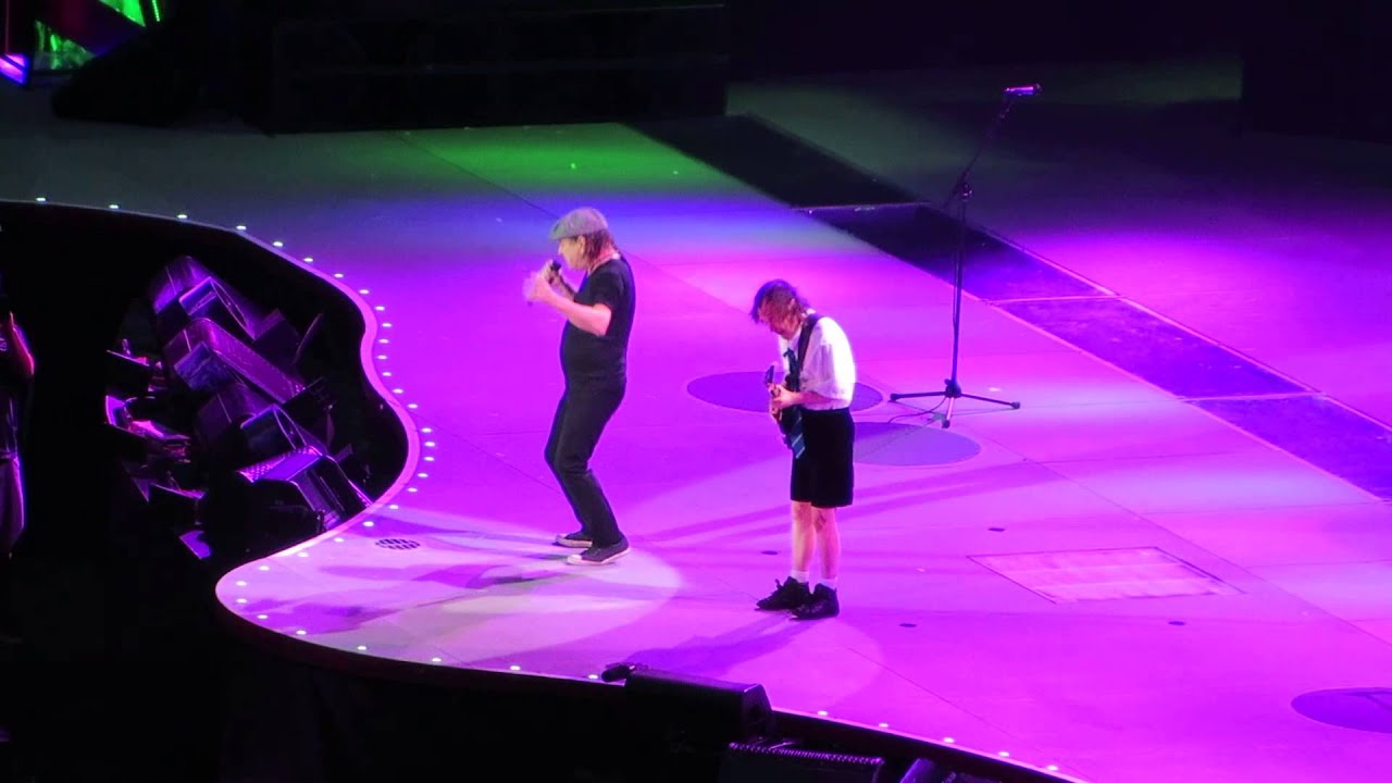 AC/DC - Rock'n Roll Train - Stade de France - YouTube Music