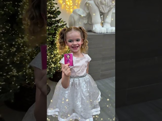 Волшебная коллаборация | новогоднее шоу История игрушек х коллекция Panini Сказочный патруль