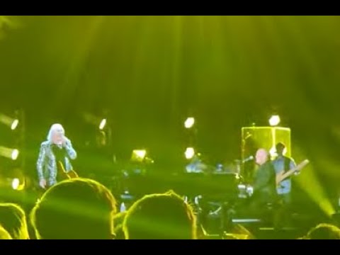DEF LEPPARD's Joe Elliott performed Pour Some Sugar on Me w/ Billy Joel July 9 in Detroit