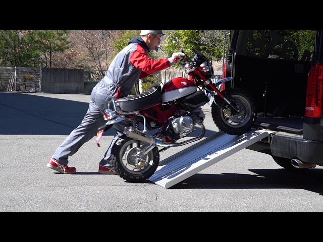 アルミ製 台車・車椅子・バイク用段差解消スロープでハイエースに 