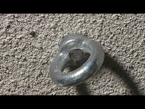 Video: ¿Cómo colgar una lámpara de araña en un techo tensado? Puntos clave a tener en cuenta