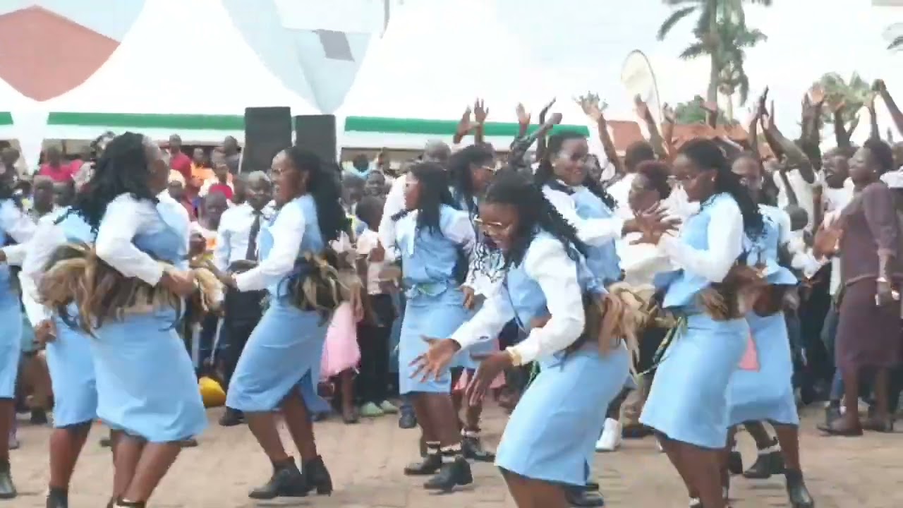 Tununubwa era Tuzawudwa ffe By Blessed Choir UAFCR.Org