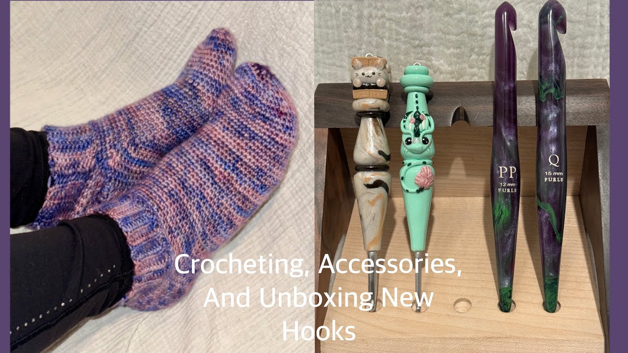 Cozy Crochet Vlog 📷 Lets make socks! 🧦 (Plus Unboxing New Custom Hooks  and a Kindle) 