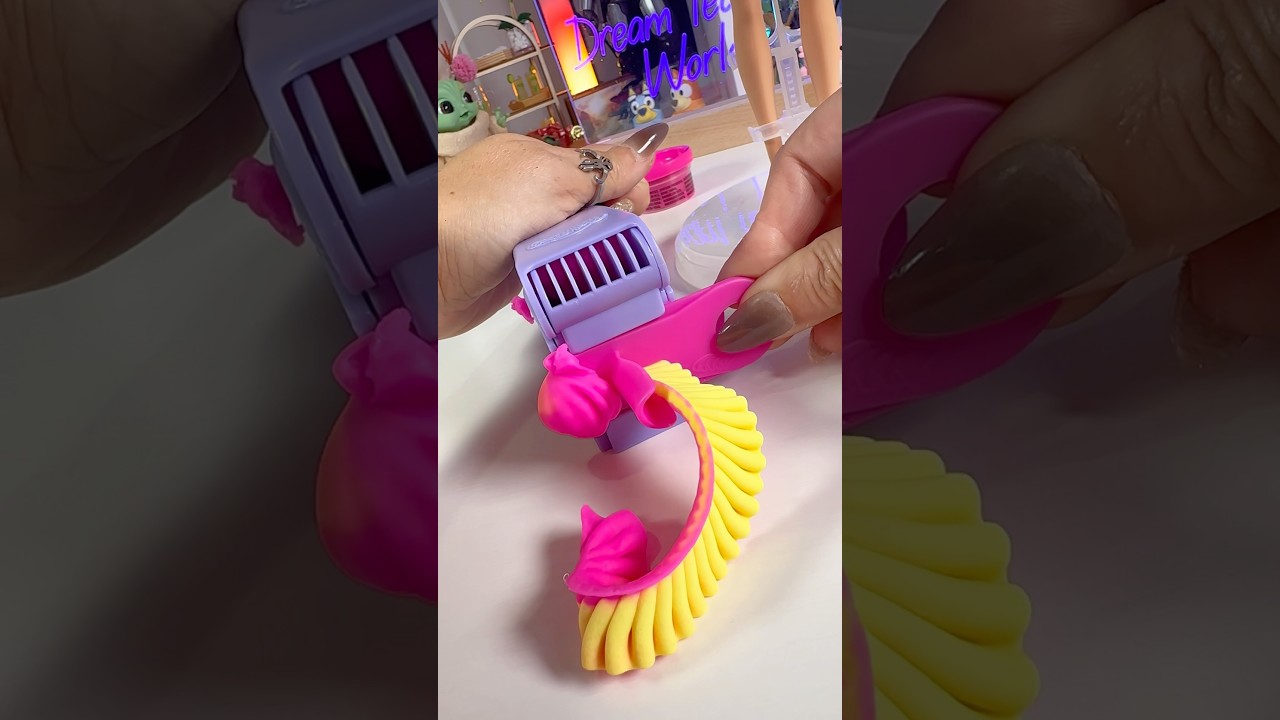 Playdoh Barbie Ruffles & Bows 