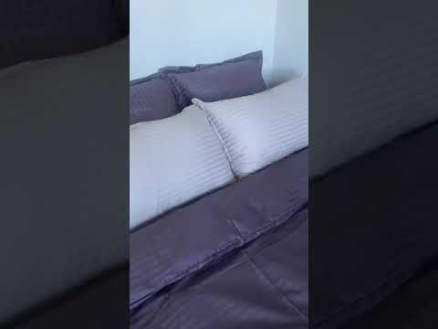 Півторачний спальний комплект Преміум класу, постільна білизна баклажанна, відео 1