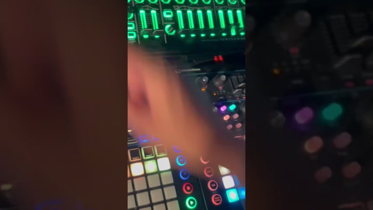 Novation Circuit Rhythm - Standalone Beatmaking Sampler