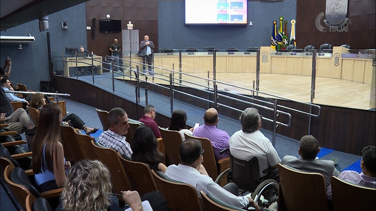 Câmara recebe prestação de contas dos últimos oito anos da UNIVALI