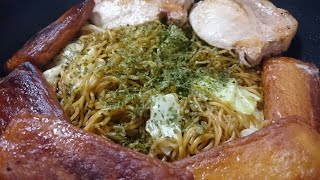 【めし日記】おやじ特製三人前フライパン焼きそばと厚切りポークソテーも食べてみた❗