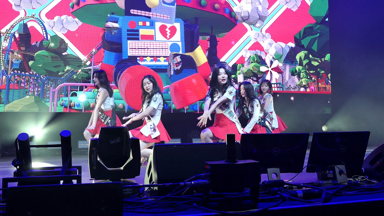 2019.02.07 Redmare Concert in LA - Red Velvet - Power Up (Fancam)