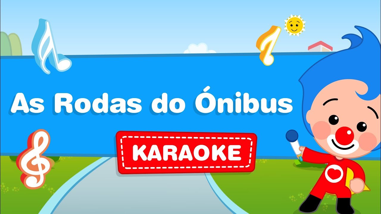 Criança feliz jogar cantar música de karaokê