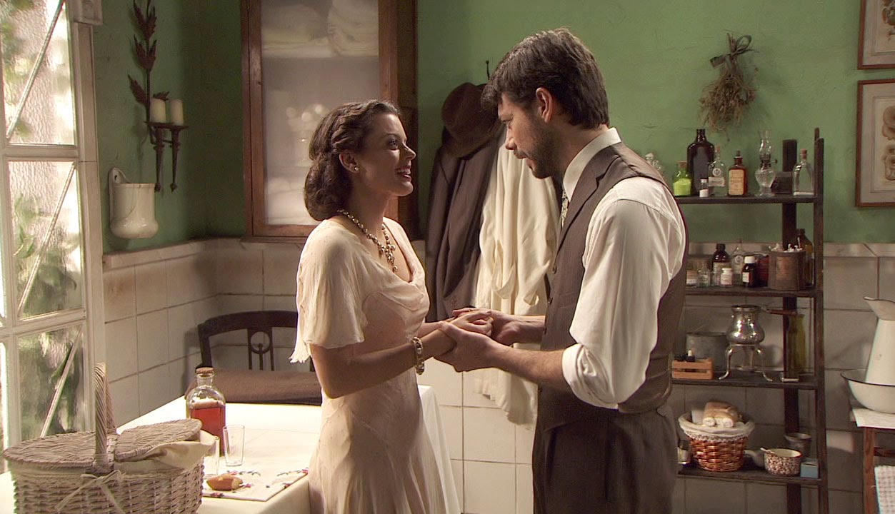 Puente Viejo C1137 - Lucas y Sol, felices con su relación - YouTube