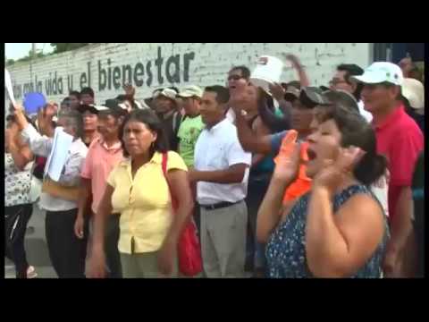 Alto Trujillo: Vecinos protestan por falta de agua - YouTube