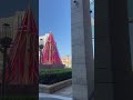 Пхукет. Огромный торговый центр, а на Клецк у входа золотая антилопа.