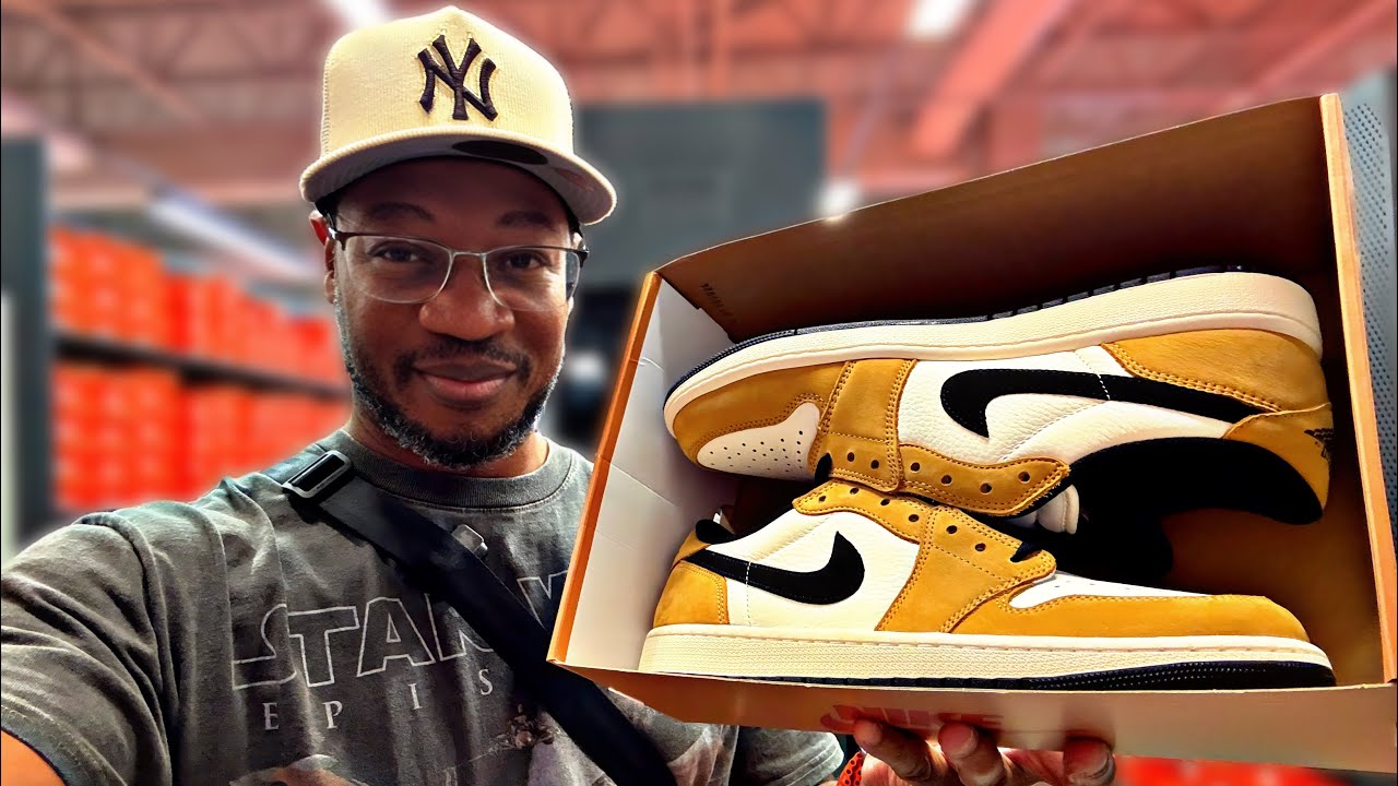 Праздничные распродажи кроссовок в аутлете Nike — это только начало!