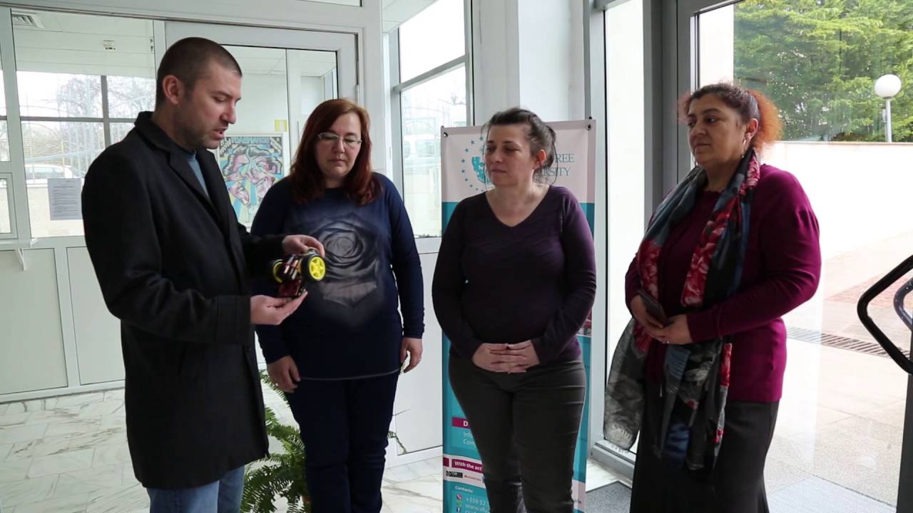 Роботика и Скрач - YouTube