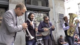 Lavapiés All Star Jazz Band: "I've found a new baby" - Busking in Madrid chords