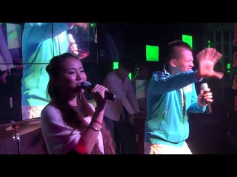 冯勤《新年快乐》