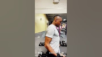 Bicep Curls 💪🏾 (Slow & Controlled) *Video sped up*