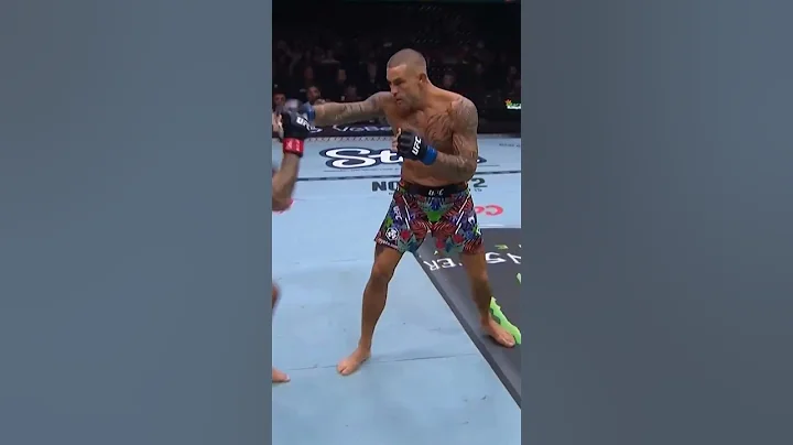 Max Holloway drops Dustin Poirier early in Round 1! #UFC318 #UFC #UFCIndia