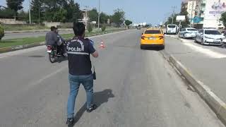 Park Halindeki Otomobile Çarpan Motosiklet Sürücüsü Yaralandı