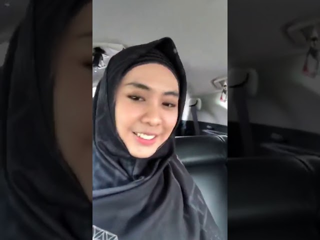 Oki Setiana Dewi (@okisetianadewi) archived Instagram live stream from December 19, 2019