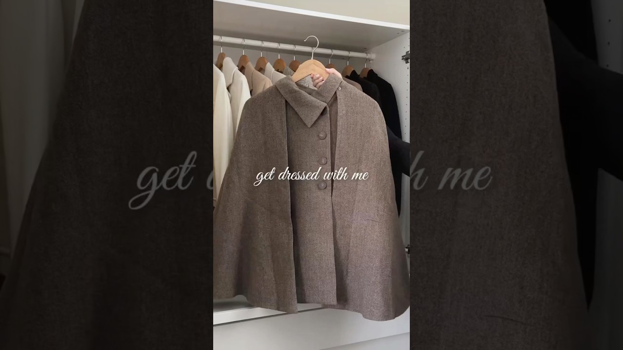 Let’s get dressed for a stunning day in this gorgeous cape💫