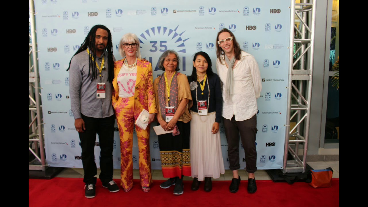 6 WEEKS TO MOTHER'S DAY - Around The World