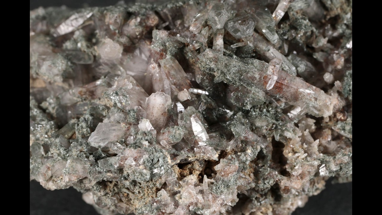 宮崎県オシガハエ産水晶 81g / Japanese Quartz - YouTube