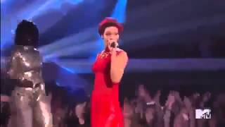 Rihanna'yI Taciz Ettiler