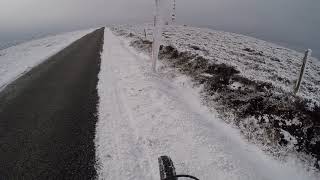 montée sur pic de Nore avec la neige