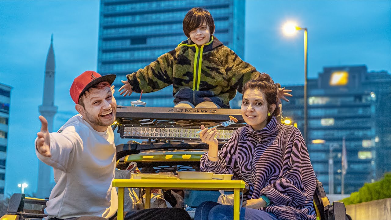 REXX'İN KASASINDA İFTAR YAPTIK! ( CADDE ORTASINDA )