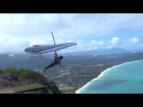 Dave Goto flying Makapu'u -- 10-1-2021