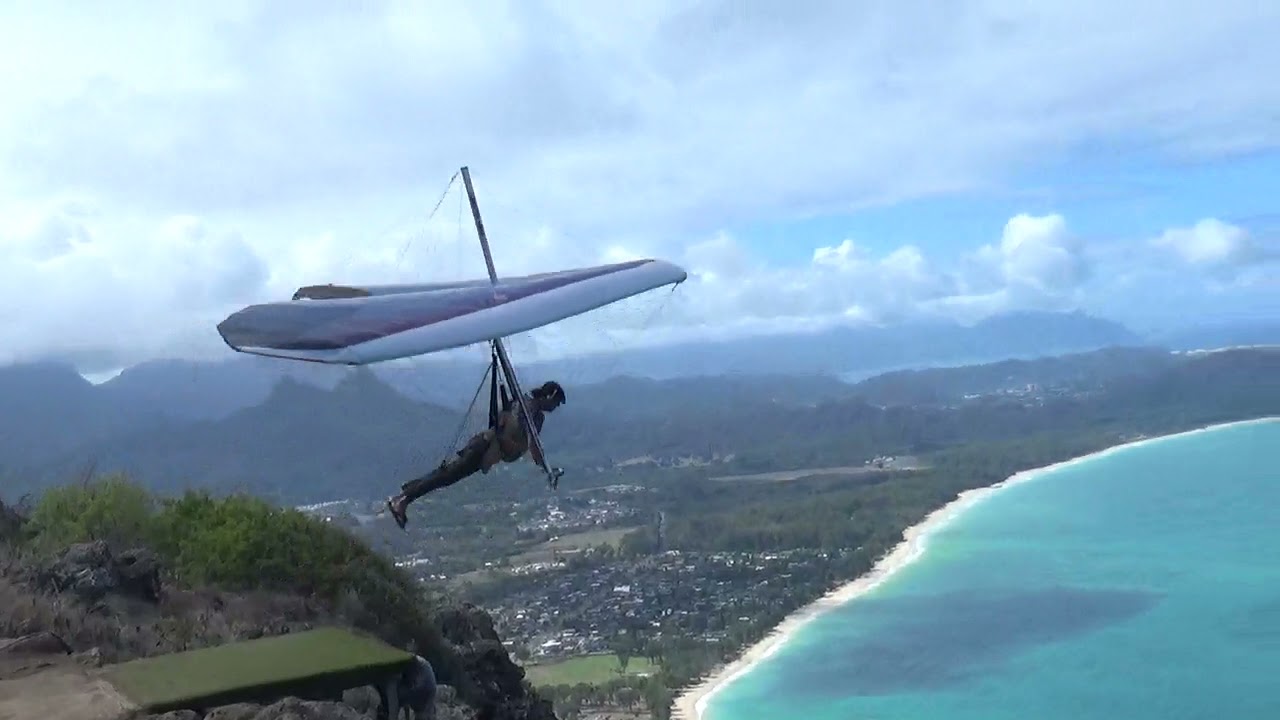Dave Goto flying Makapu'u -- 10-1-2021