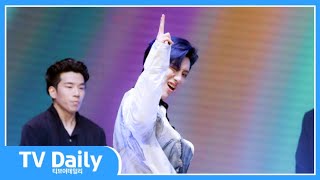 Gambar 우즈 Woodz , 한번 빠지면 헤어나올 수 없는 매력 '파랗게'